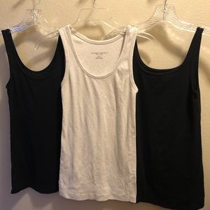 Maternity tanks bundle of 4